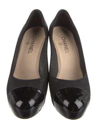 Chanel 2012 Interlocking CC Logo Pumps