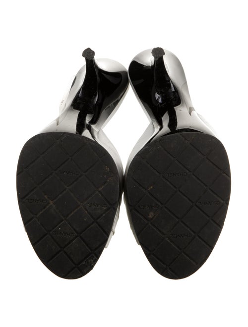 Chanel Interlocking CC Logo Leather Slides