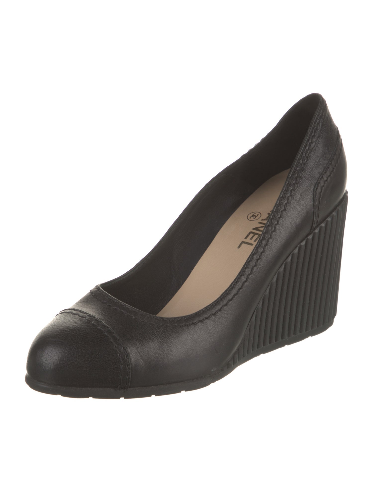 Chanel Interlocking CC Logo Lambskin Pumps