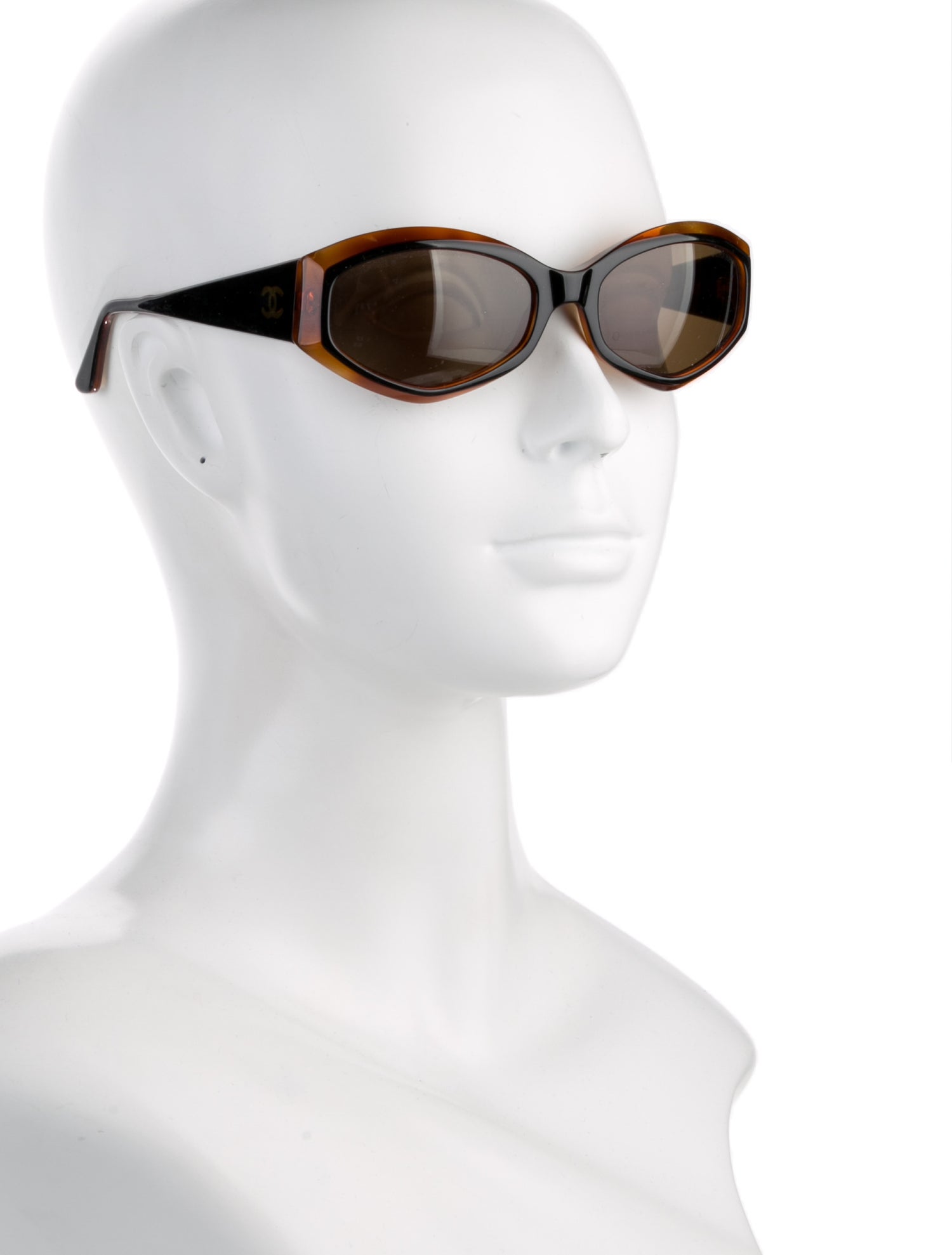 Chanel Interlocking CC Logo Cat-Eye Sunglasses