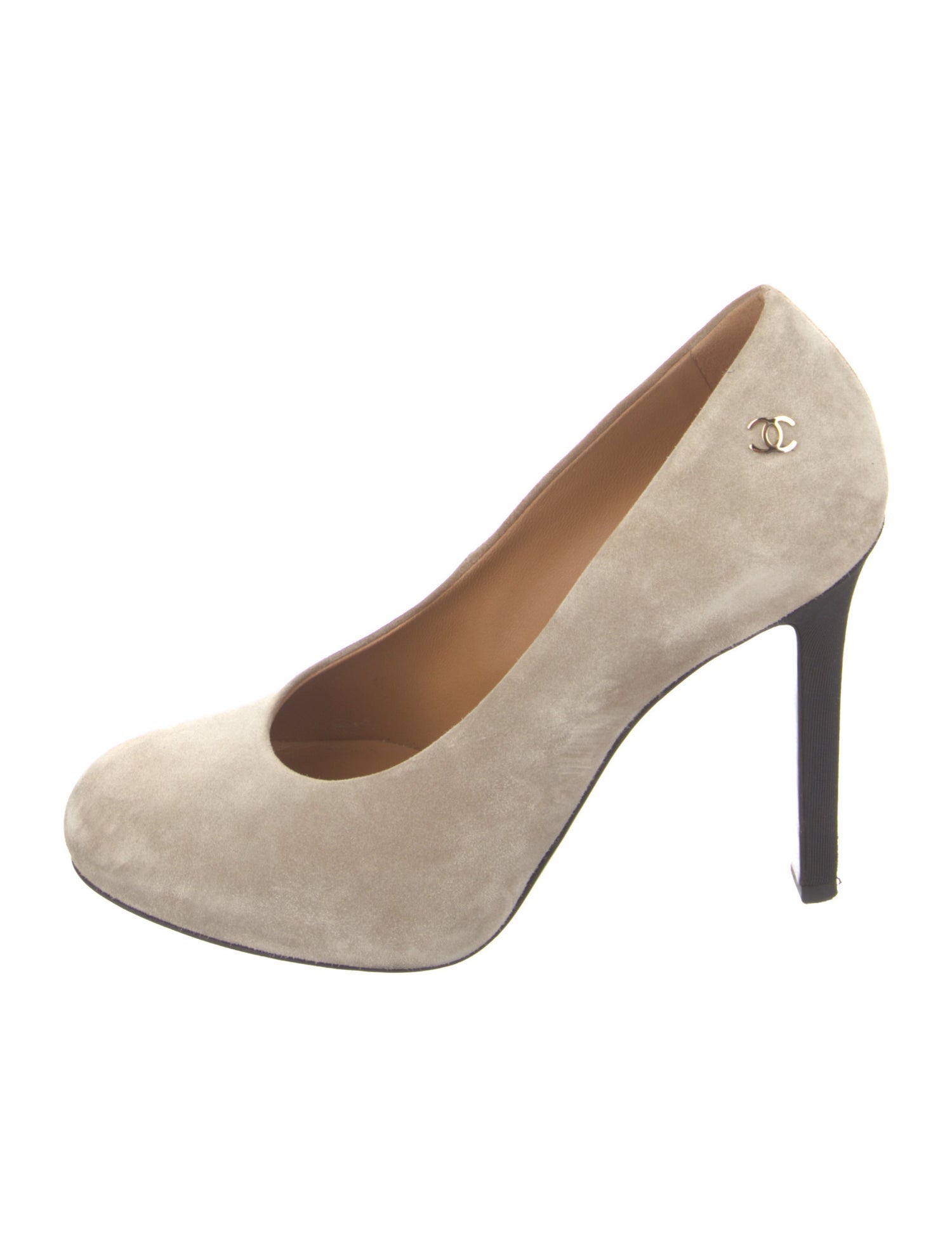 Chanel 2018 Interlocking CC Logo Pumps