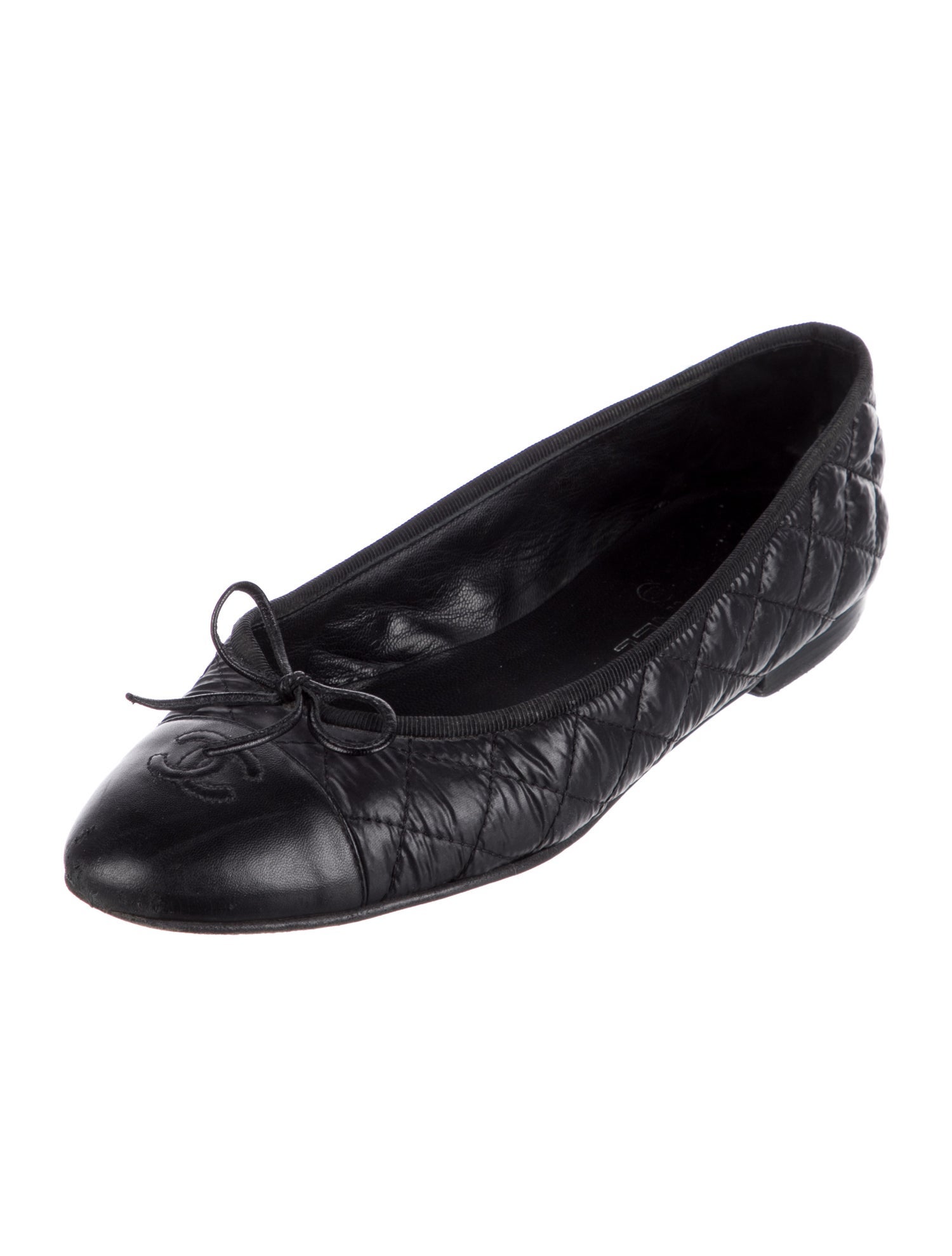 Chanel Interlocking CC Logo Leather Ballet Flats