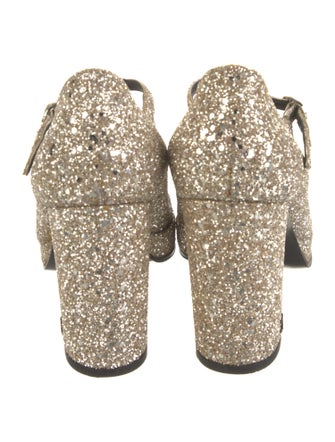 Chanel 2023 Interlocking CC Logo Pumps