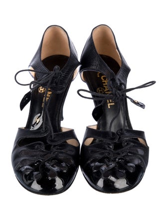 Chanel Vintage Interlocking CC Logo D'Orsay Pumps