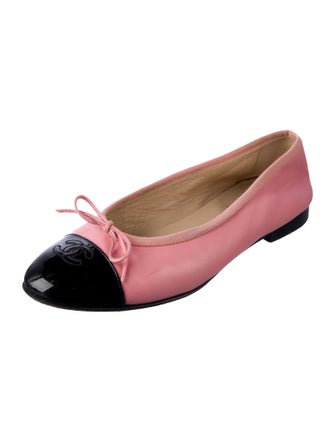 Chanel Interlocking CC Logo Leather Flats