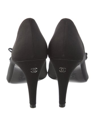 Chanel 2017 Interlocking CC Logo Pumps