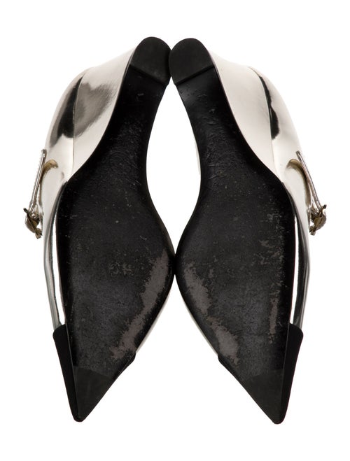 Chanel 2022 Interlocking CC Logo Pumps