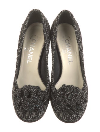 Chanel 2010 Interlocking CC Logo Pumps