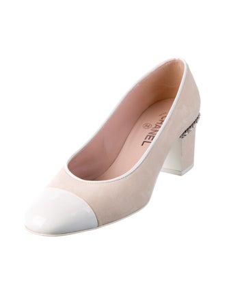 Chanel 2021 Interlocking CC Logo Pumps