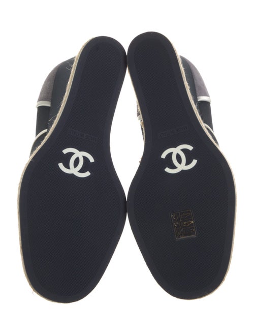 Chanel Interlocking CC Logo Canvas Pumps