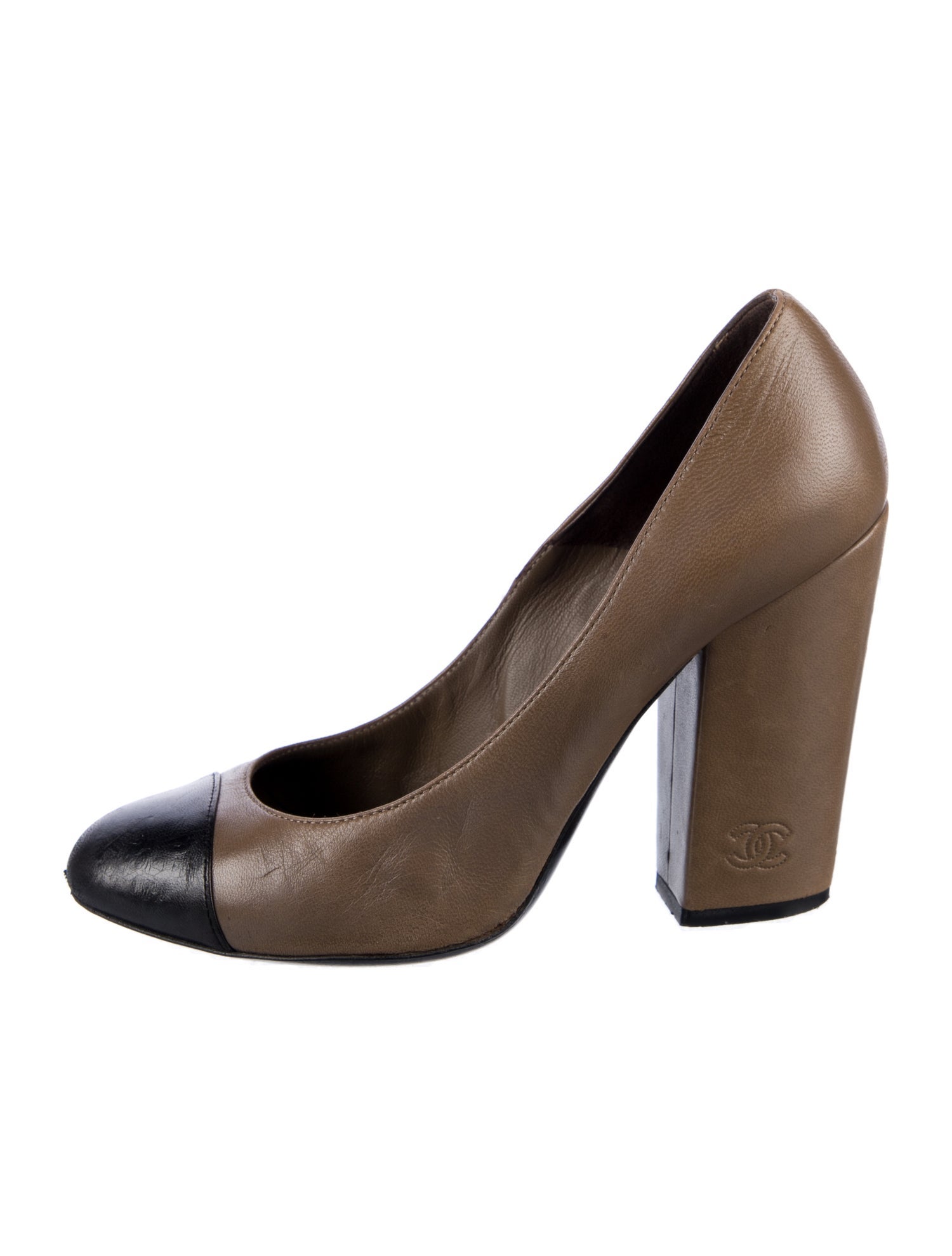 Chanel Interlocking CC Logo Lambskin Pumps