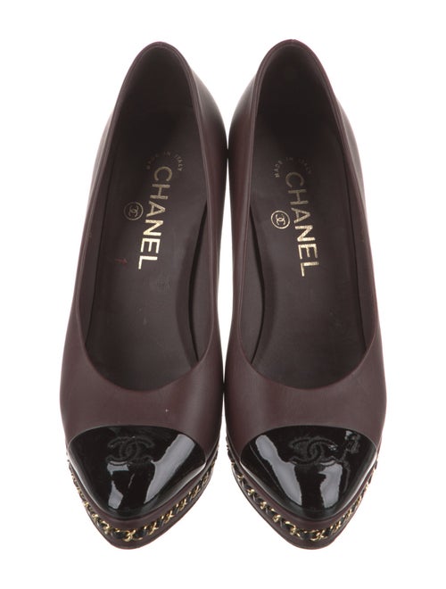Chanel Interlocking CC Logo Leather Pumps