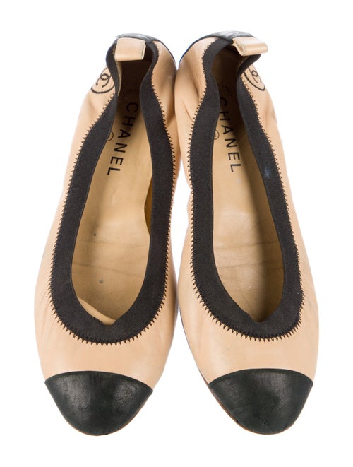 Chanel Interlocking CC Logo Leather Ballet Flats