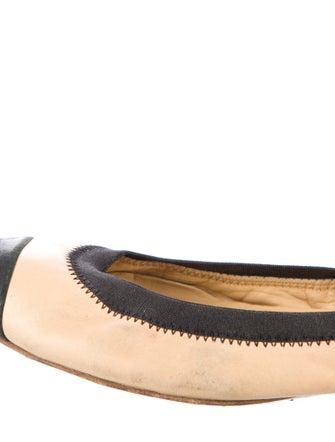 Chanel Interlocking CC Logo Leather Ballet Flats