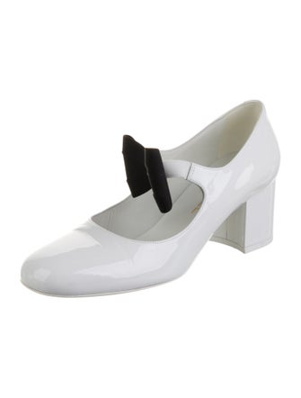 Chanel 2024 Interlocking CC Logo Pumps