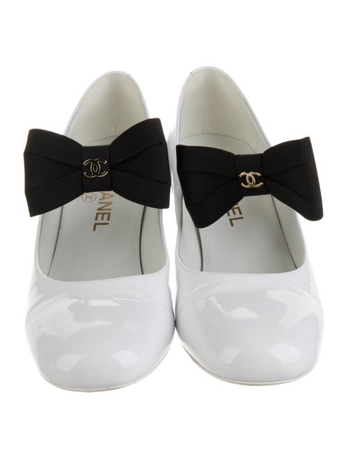 Chanel 2024 Interlocking CC Logo Pumps