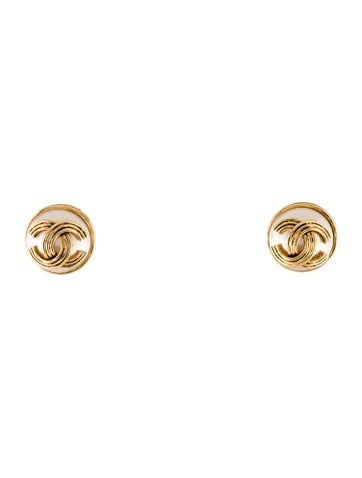 Chanel Clip-On Vintage Fax Pearl CC Earrings