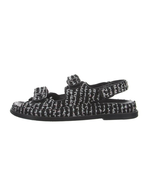 Chanel Interlocking CC Logo Slides