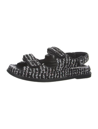 Chanel Interlocking CC Logo Slides
