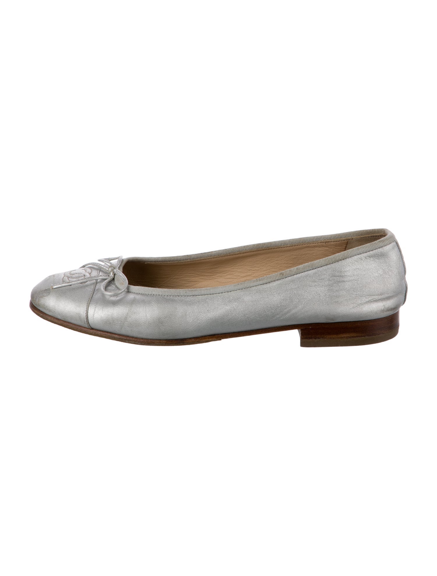Chanel Interlocking CC Logo Leather Ballet Flats