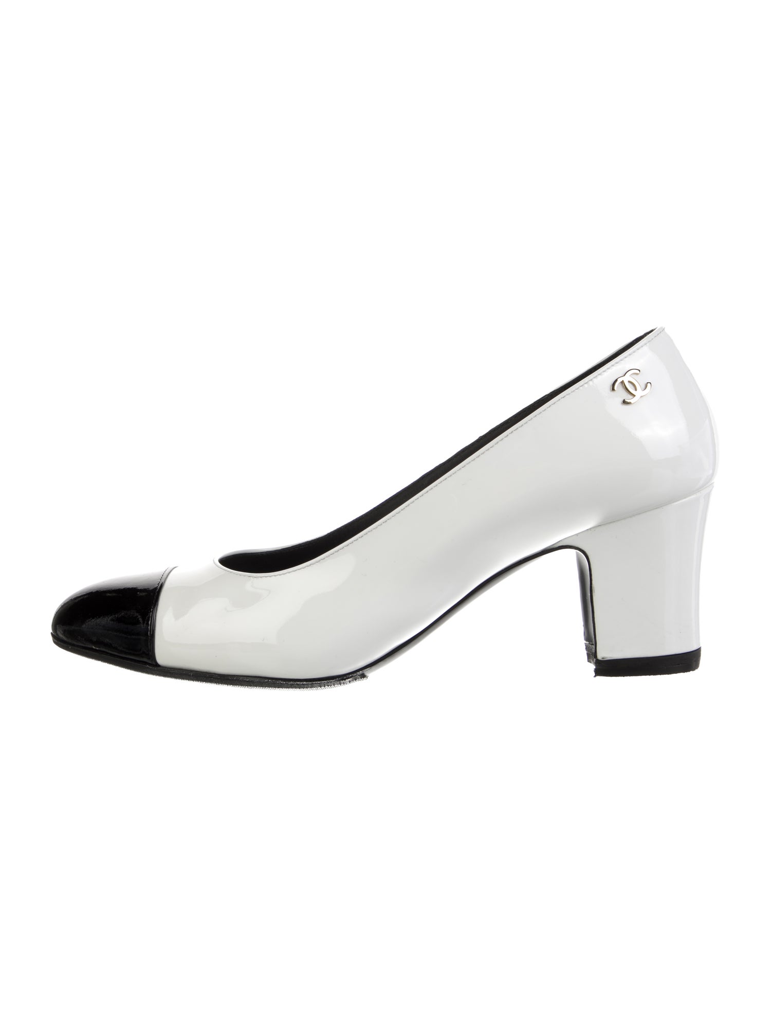 Chanel 2023 Interlocking CC Logo Pumps