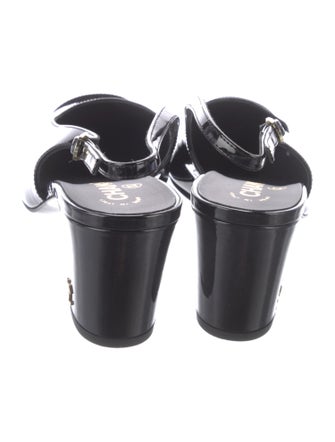 Chanel 2023 Interlocking CC Logo Slingback Pumps