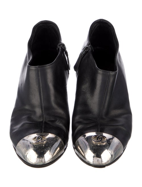 Chanel 2008 Interlocking CC Logo Pumps