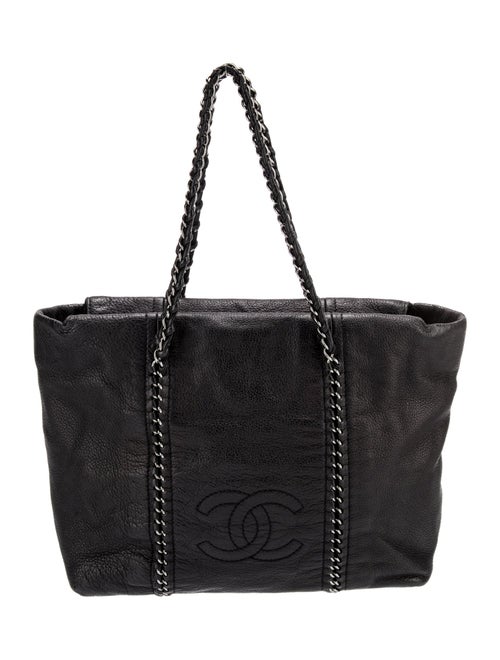 Chanel Luxe Ligne Tote