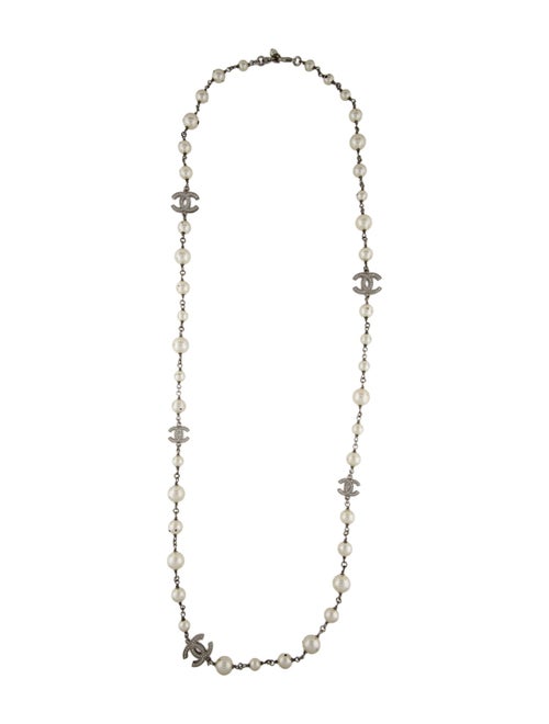 Chanel Faux Pearl & Strass CC Station Necklace