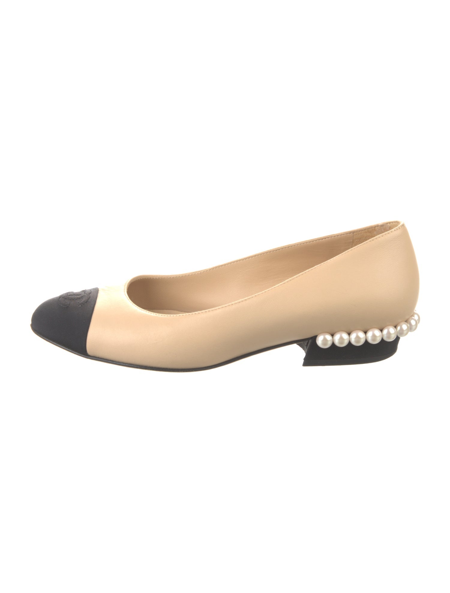 Chanel Interlocking CC Logo Leather Ballet Flats