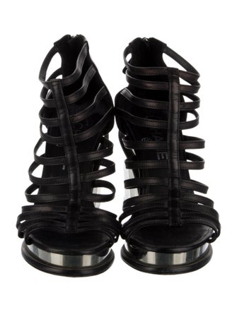 Chanel Interlocking CC Logo Leather Pumps