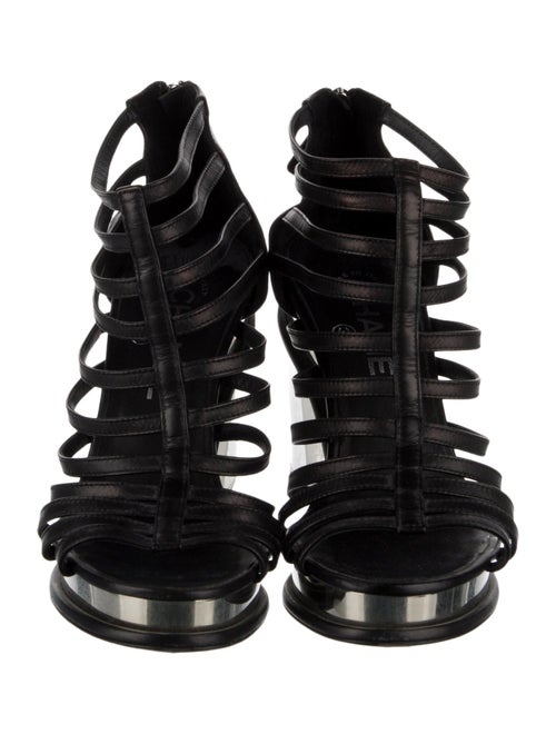 Chanel Interlocking CC Logo Leather Pumps