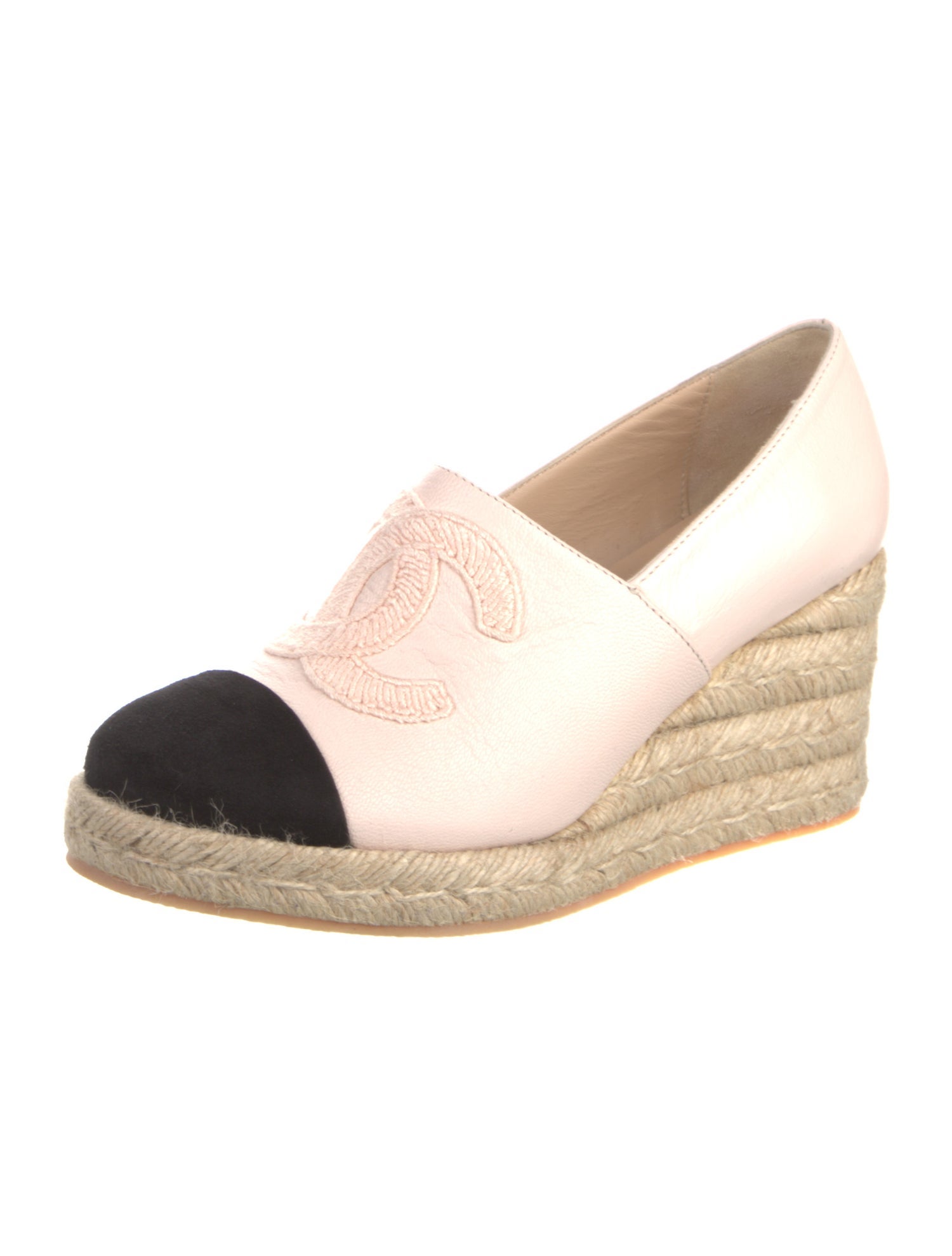 Chanel 2019 Interlocking CC Logo Pumps