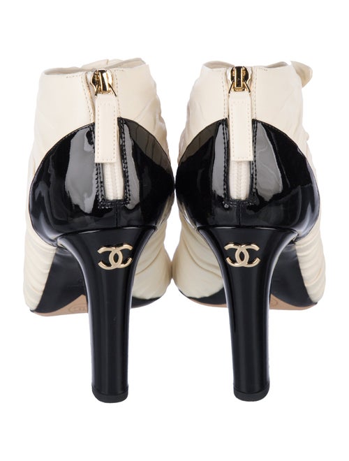 Chanel 2018 Interlocking CC Logo Lace-Up Boots