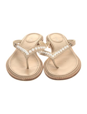 Chanel 2019 Interlocking CC Logo Slides