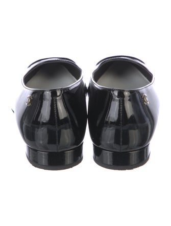 Chanel Interlocking CC Logo Patent Leather Flats