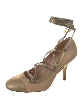 Chanel Interlocking CC Logo Leather Pumps