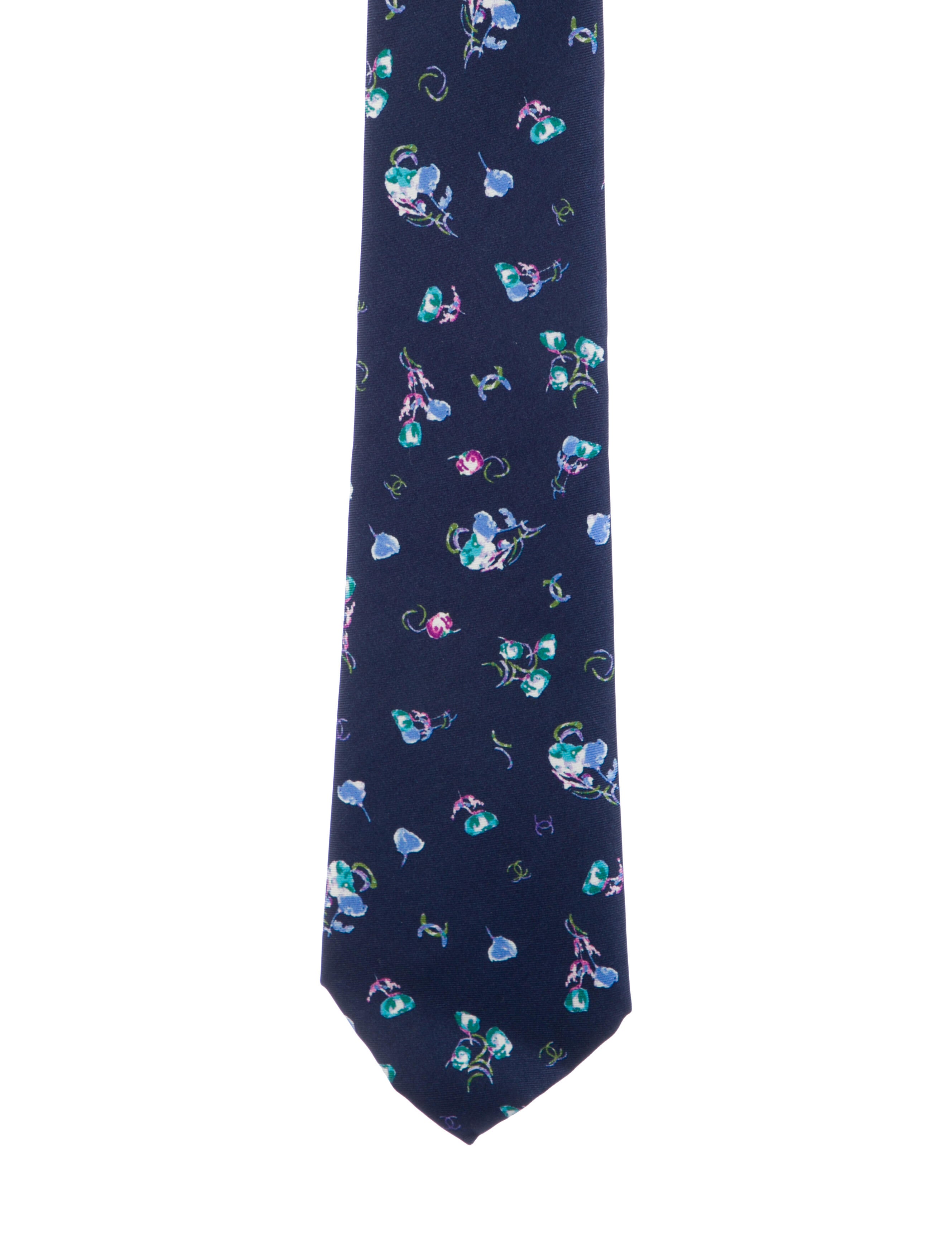 Chanel Silk CC Tie