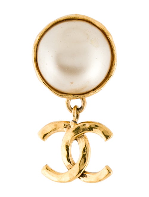 Chanel Vintage Faux Pearl Clip-On Drop Single Earring