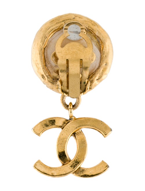 Chanel Vintage Faux Pearl Clip-On Drop Single Earring