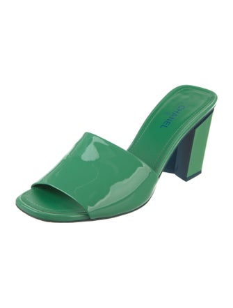 Chanel Interlocking CC Logo Patent Leather Slides