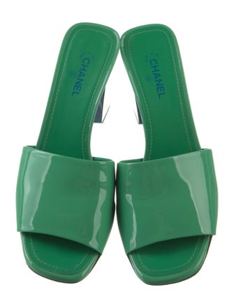 Chanel Interlocking CC Logo Patent Leather Slides