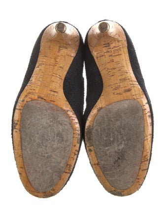 Chanel Interlocking CC Logo Tweed Pumps