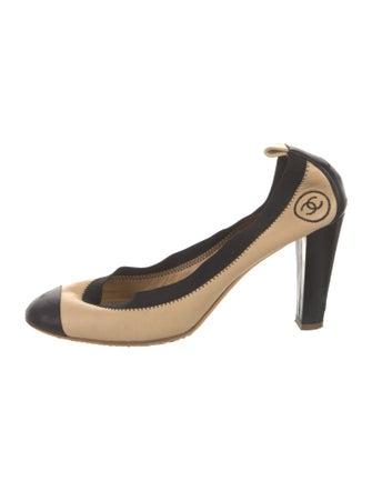 Chanel Interlocking CC Logo Lambskin Pumps
