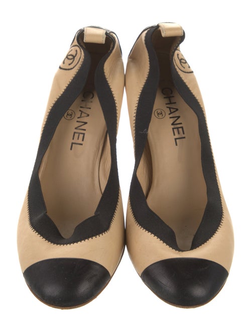 Chanel Interlocking CC Logo Lambskin Pumps
