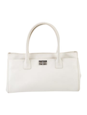 Chanel Totes E/W Reissue Cerf Tote