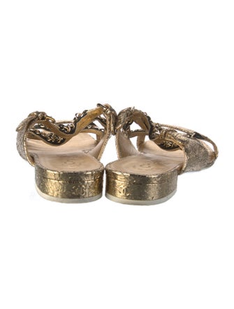 Chanel Interlocking CC Logo Slides