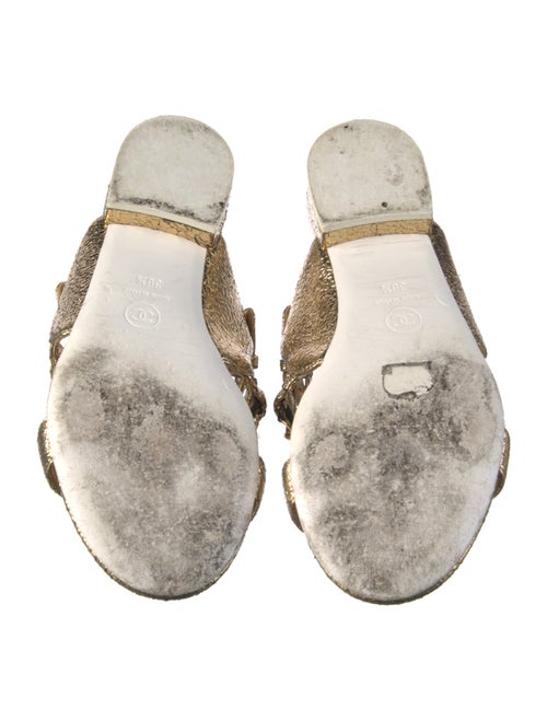 Chanel Interlocking CC Logo Slides