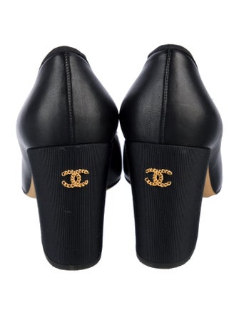 Chanel 2019 Interlocking CC Logo Pumps