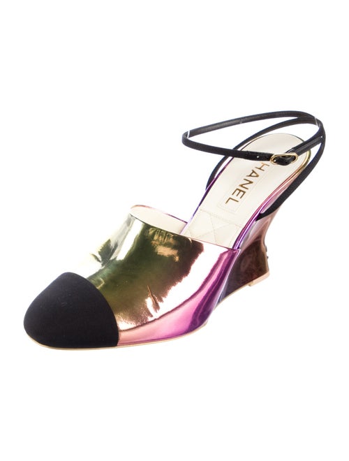 Chanel 2023-2024 Interlocking CC Logo Slingback Pumps